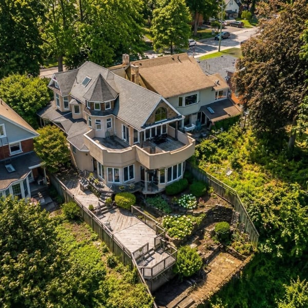 5-bedroom luxury home in 91 Mountain Park Avenue, Hamilton, ON