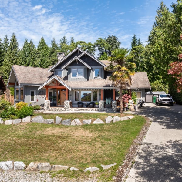 4-bedroom luxury home in 1474 Vernon Drive, Gibsons, BC