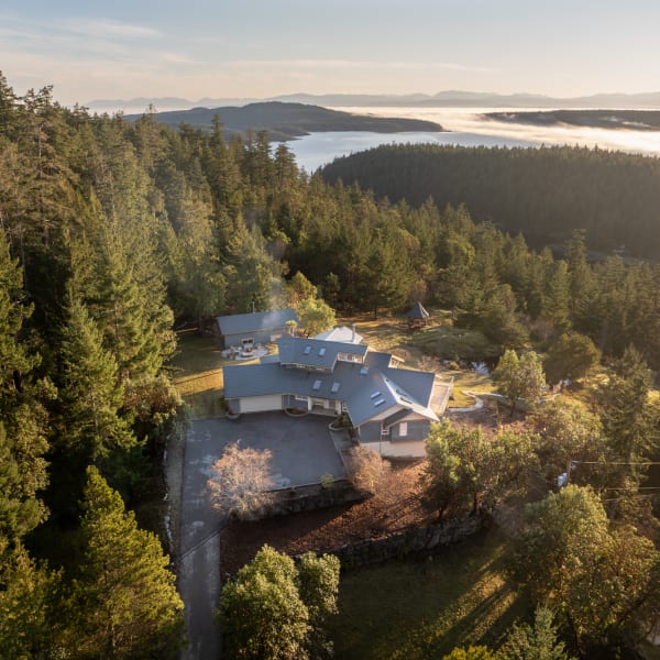 3-bedroom luxury home in 10339 Sunshine Coast Highway, Halfmoon Bay, BC