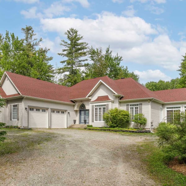 4-bedroom luxury home in 2260 Rue du Petit-Prêcheur, Magog, QC