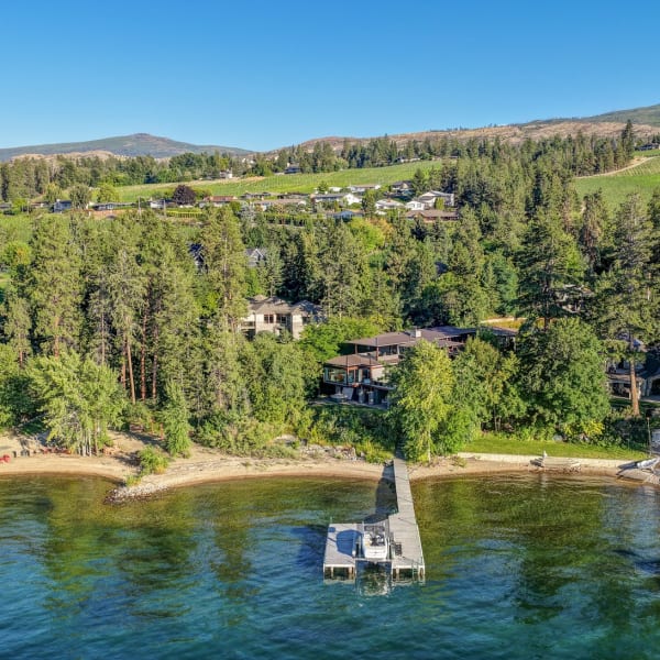 5-bedroom luxury home in 4896 Lakeshore Road, Kelowna, BC
