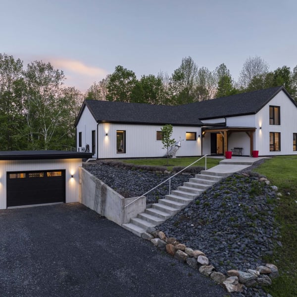 3-bedroom luxury home in 145 Rue des Méandres, Canton de Hatley, QC