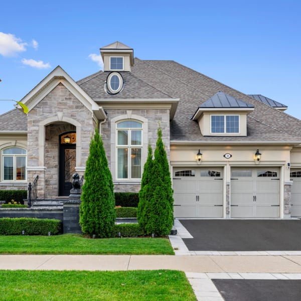 6-bedroom luxury home in 28 Chuck Ormsby Crescent, King City, ON