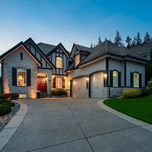 4-bedroom luxury home in 136 Deerview Lane, Anmore, BC