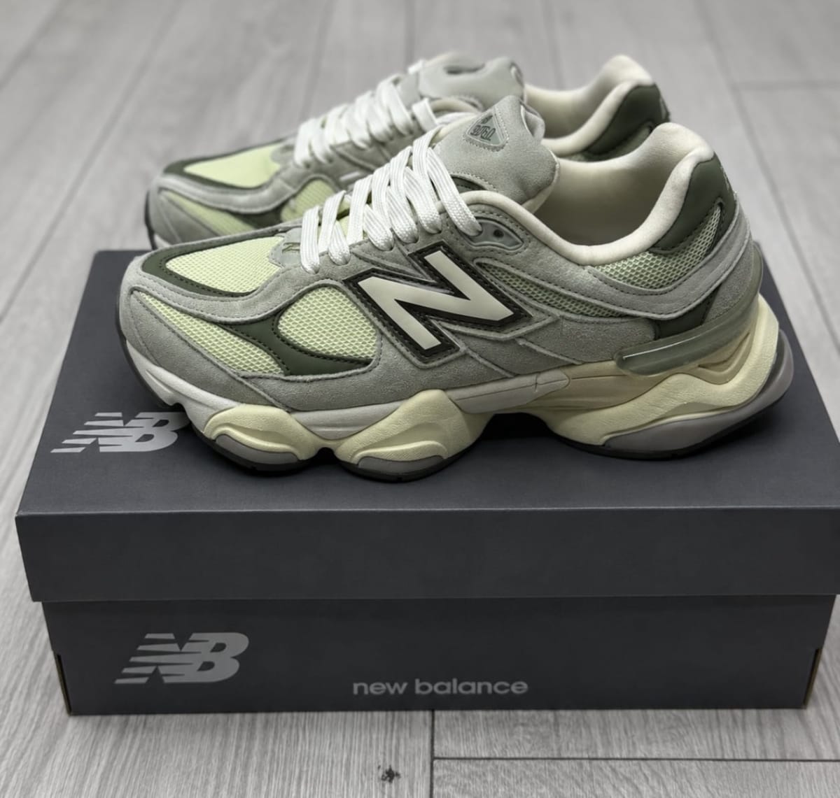 New Balance 9060