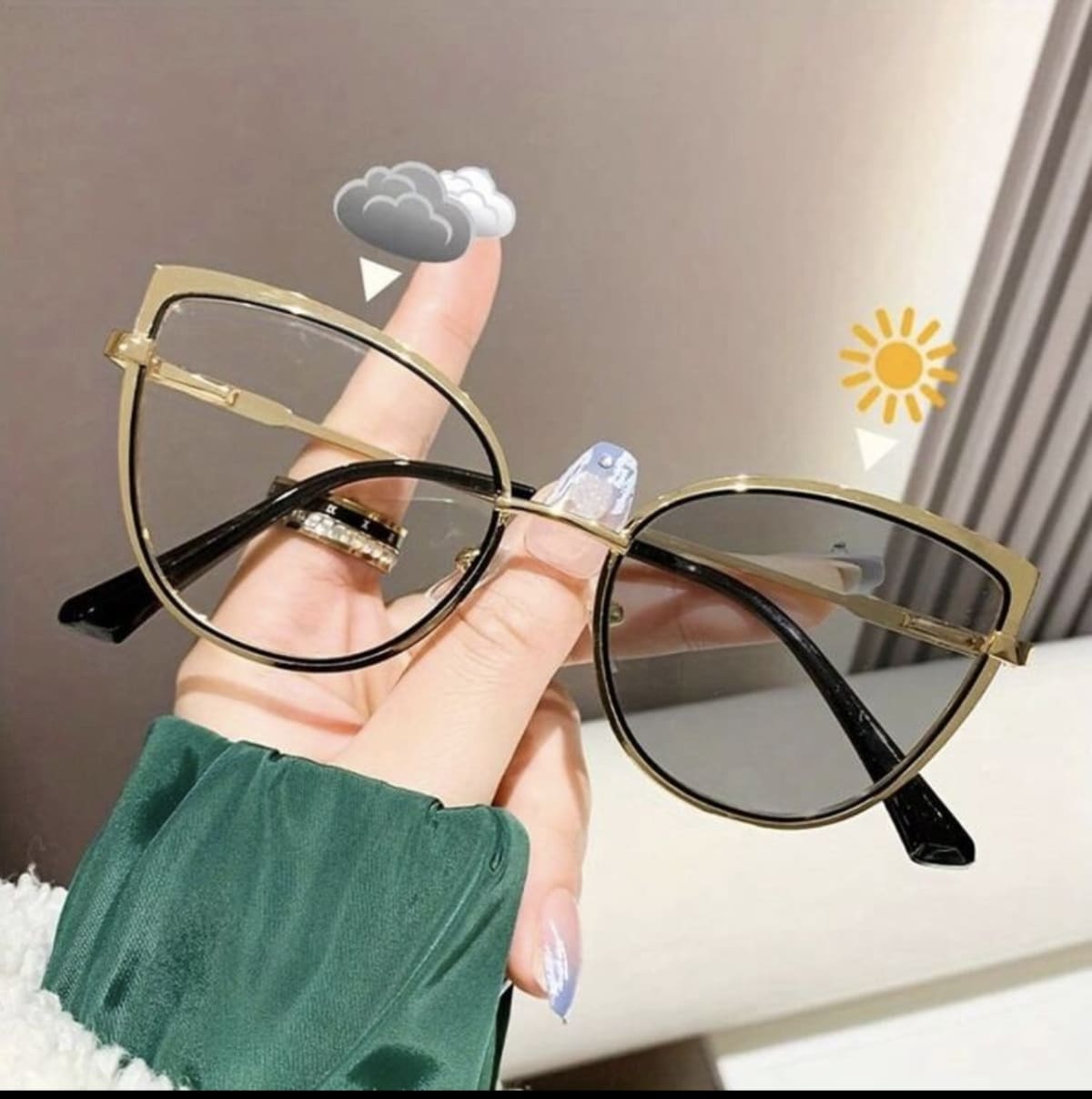 Photochromic glasses