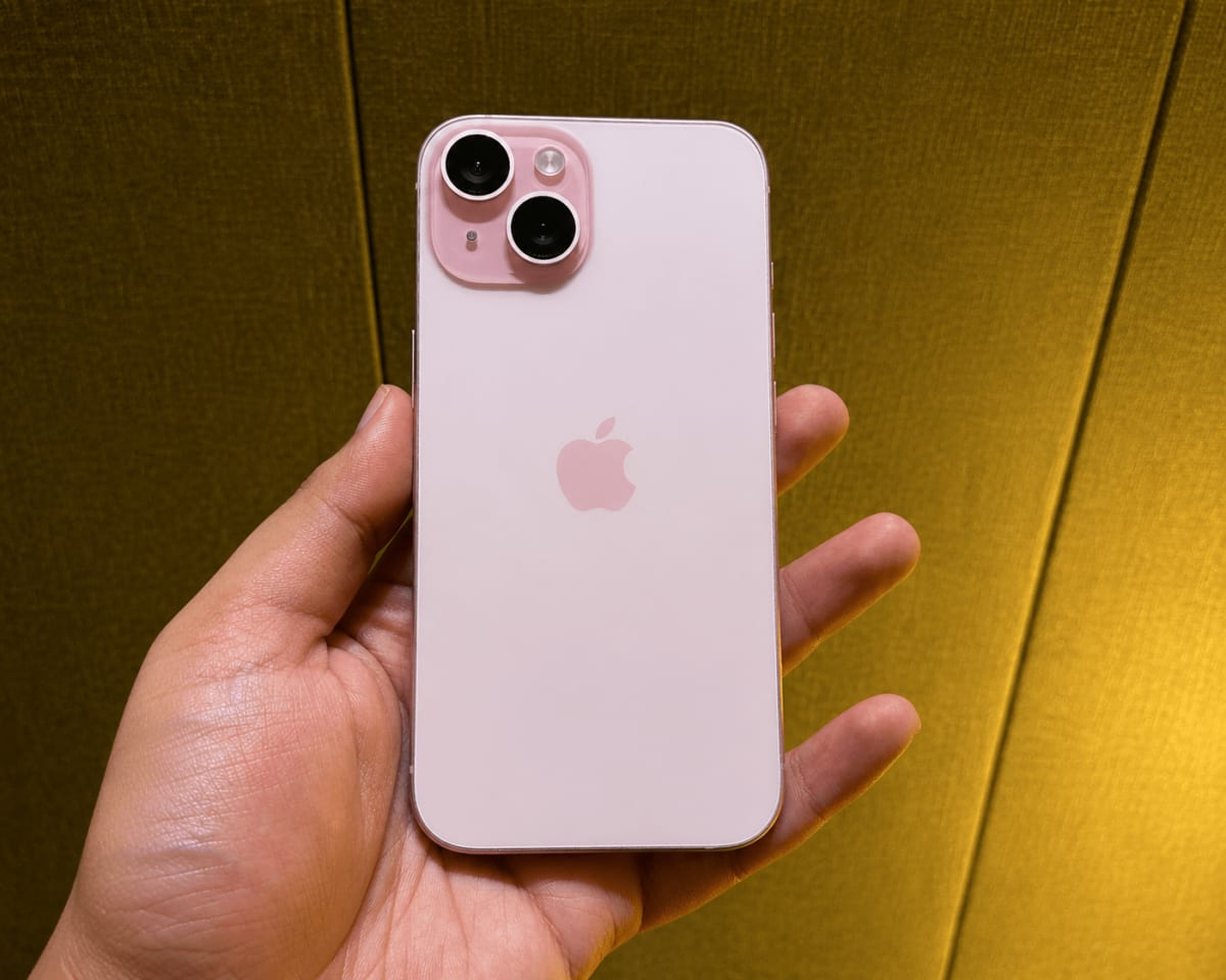 iPhone 15 ( 128 GB )