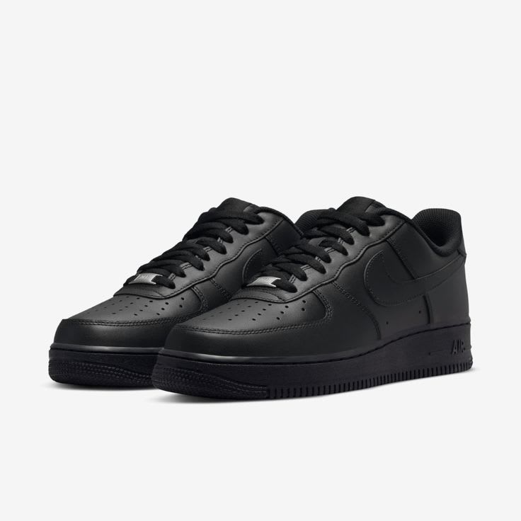 NIKE AIR FORCE 1 CLASSIC