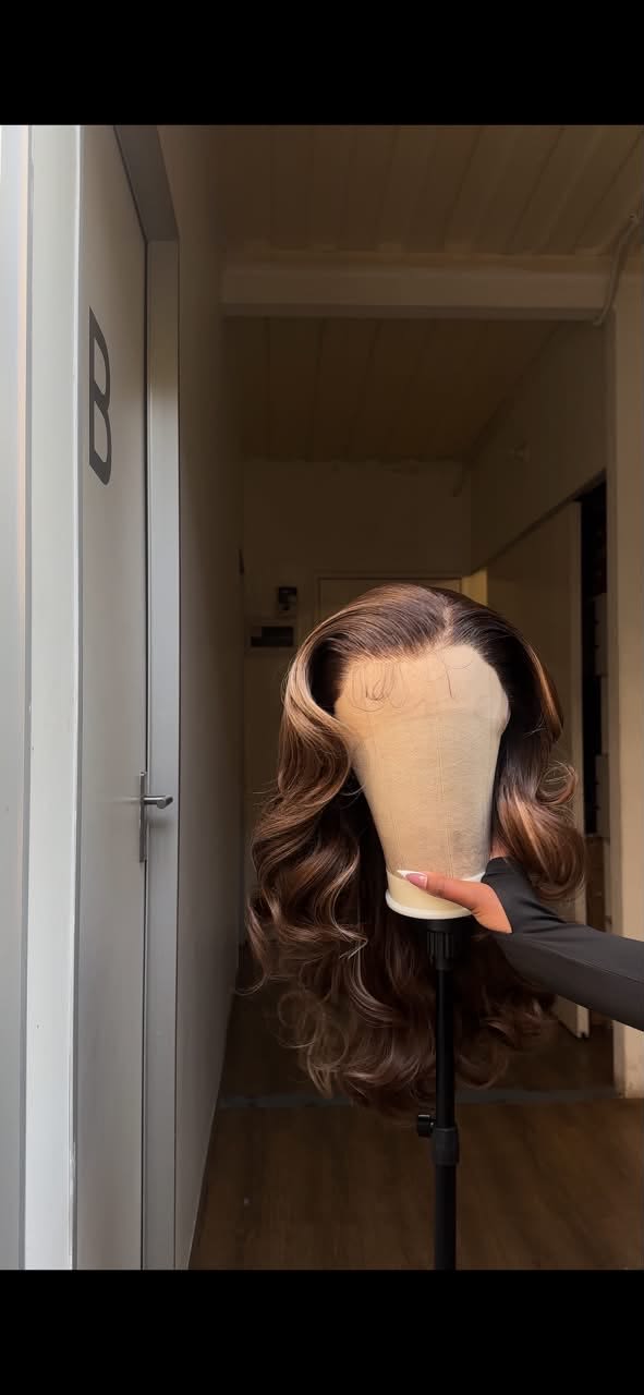 Essentials Curls – 26” Futura 13×4 Lace Wig