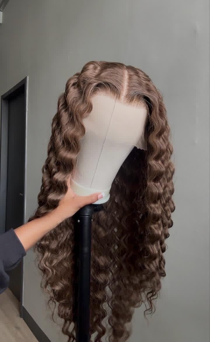 Curly crimps