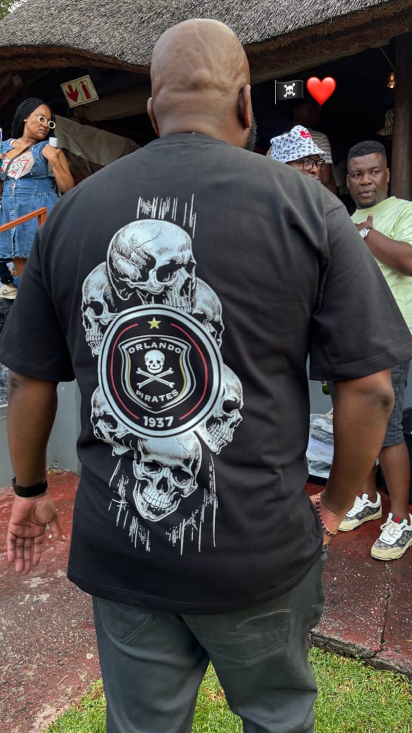 Sonke meets OP black tee