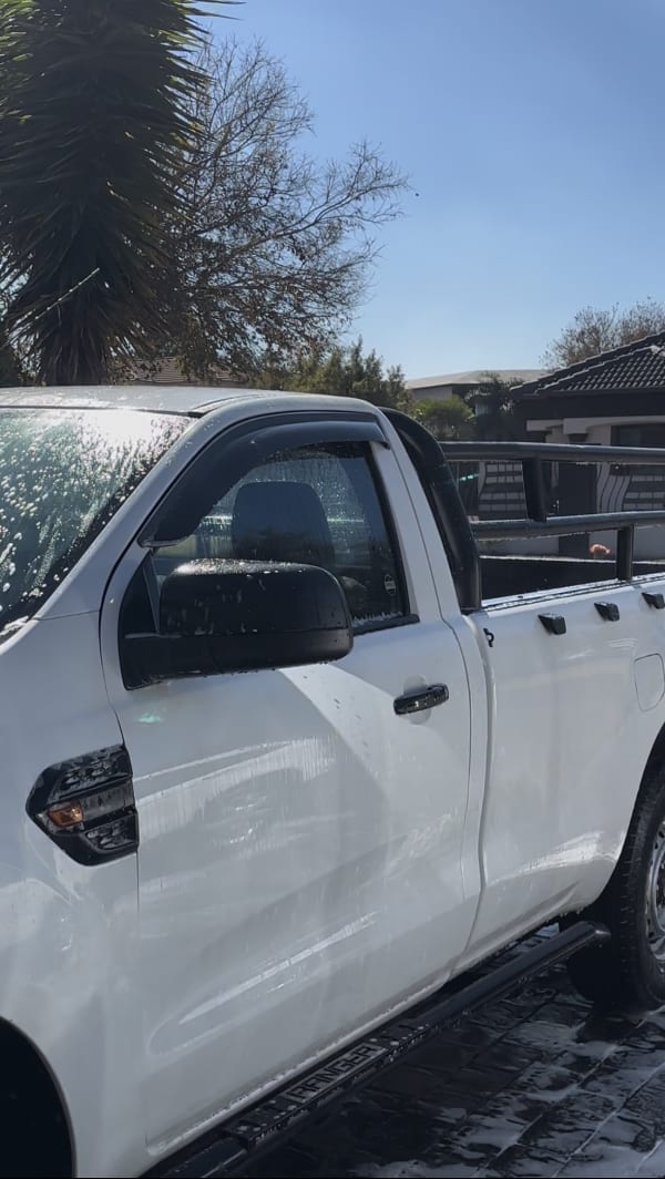 Bakkies and SUV’s Helderwyk