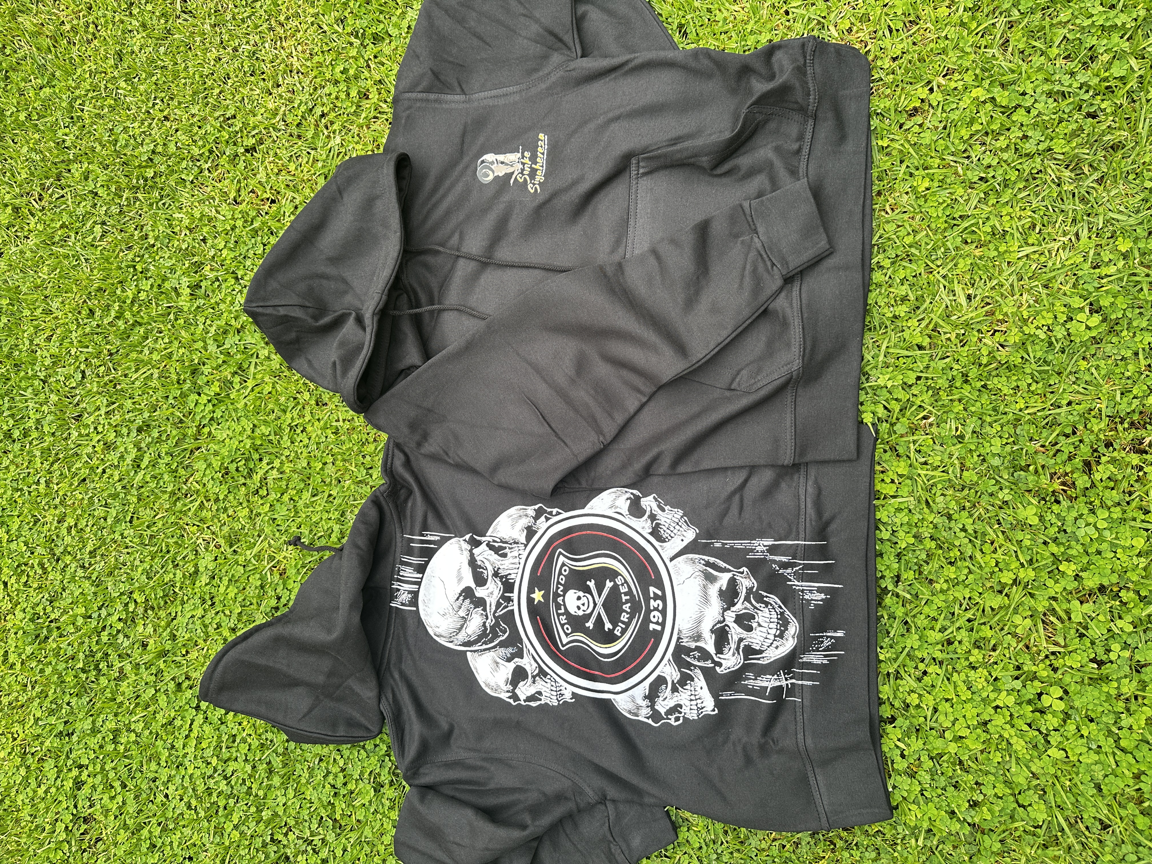 Sonke meets OP black hoodies