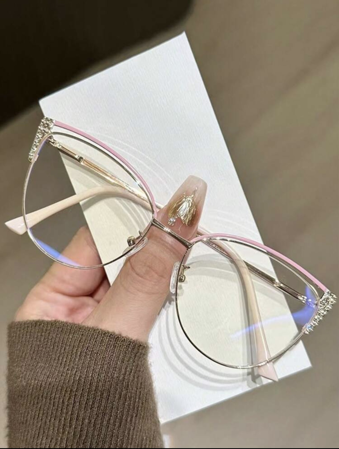 Photochromic glasses
