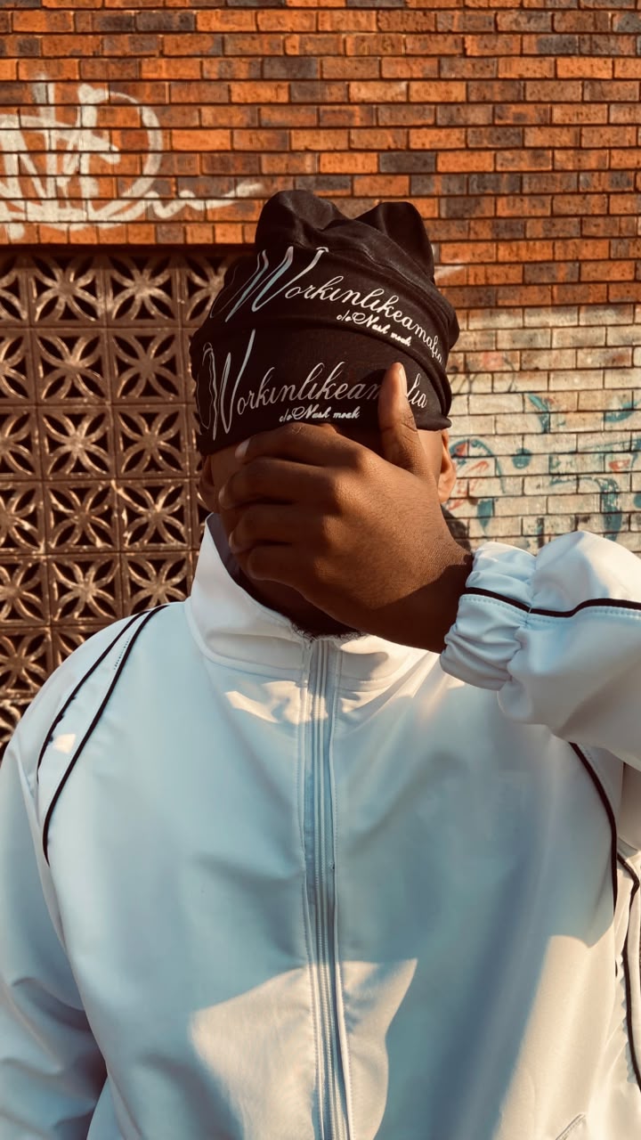 REFLECTIVE SKULLY