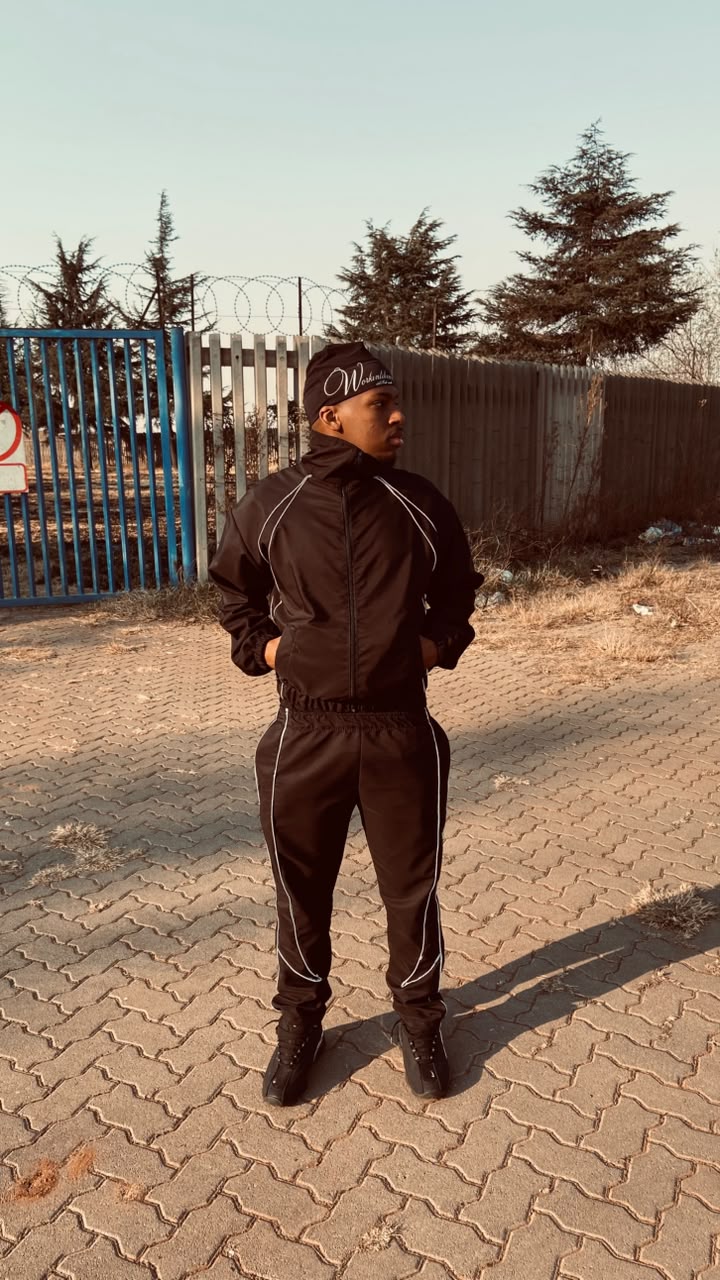 THE ISOLATE TRACKSUIT