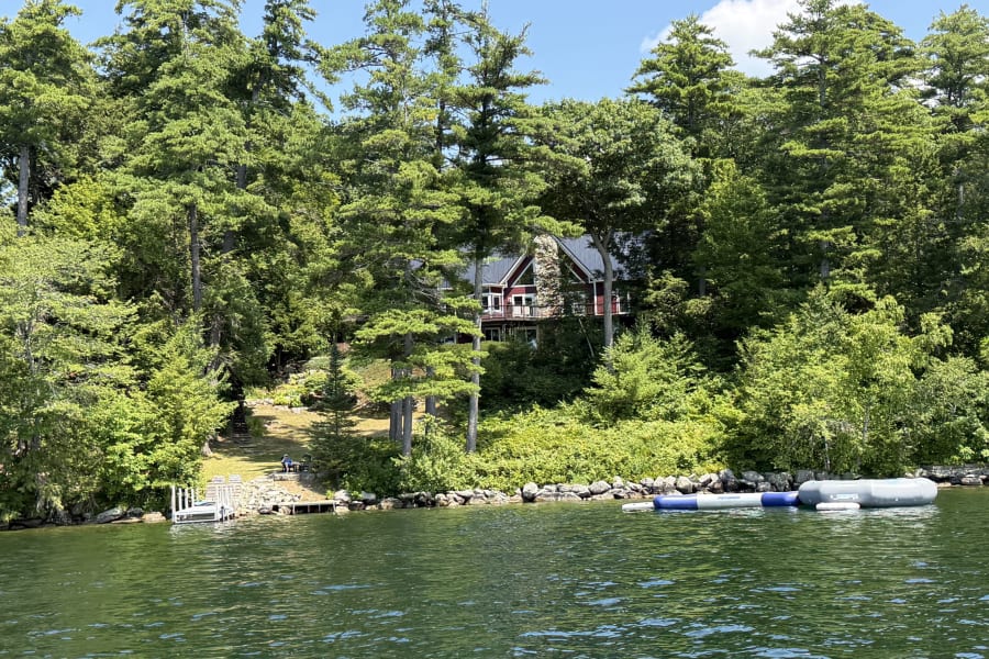 Wolfeboro Lake Winnipesaukee waterfront vacation rental — 5BR, sleeps 12, photo 1