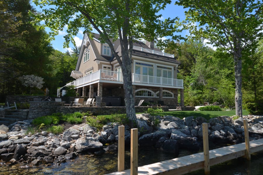 Alton Lake Winnipesaukee waterfront vacation rental — 4BR, sleeps 10, photo 1