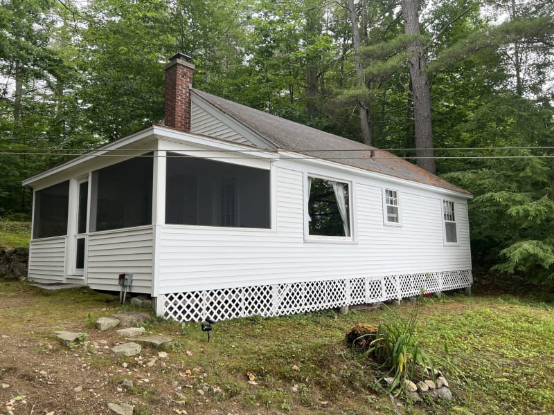 Crescent Lake Cottage on the water