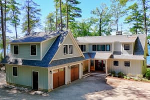 Pick Point Paradise in Tuftonboro