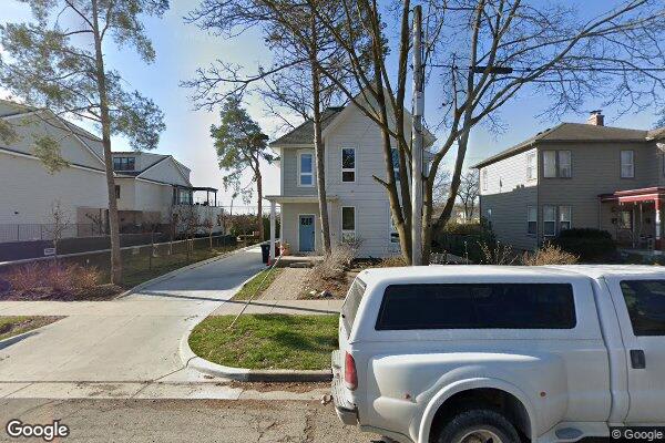 812 Henry St