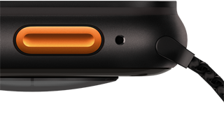 Apple Watch Ultra 3, titanboett i svart, konvex sensor på baksidan, vänster utsida, snabbknapp, siren