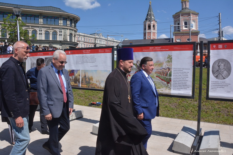 Петру новости. Сквер Петра Великого Саратов.