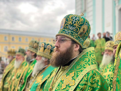 Архиереи Саратовской митрополии сослужили Святейшему Патриарху в Троице-Сергиевой Лавре