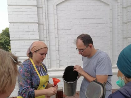 Бесплатные обеды для нуждающихся в Саратове