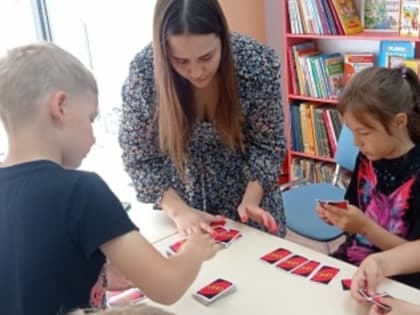 Детская библиотека №27. Хобби-посиделки «Нет времени скучать» в рамках клуба выходного дня «БиблиоИгротека».