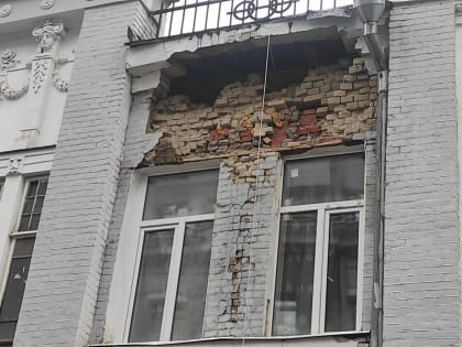 Историческое здание в центре Саратова обрушилось по вине собственников