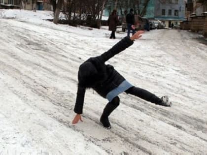 "Банальная спешка". Минздрав призывает саратовцев беречь себя