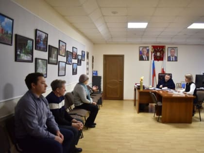 Сегодня глава Ртищевского муниципального района Александр Жуковский провел очередной прием граждан по личным вопросам