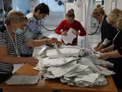 Стали известны промежуточные результаты голосования на референдумах