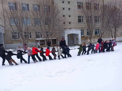 В образовательных учреждениях Волжского района состоялись праздничные мероприятия