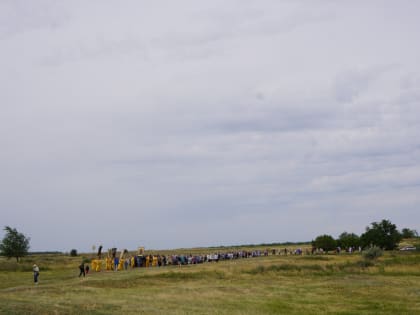 Верующие Покровской епархии совершили паломничество и приняли участие в крестном ходе в селе Корнеевка