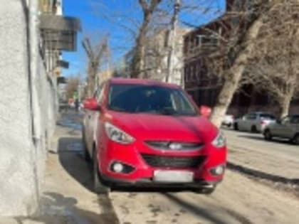 На территории Октябрьского района продолжаются мероприятия по выявлению фактов нарушения правил парковки