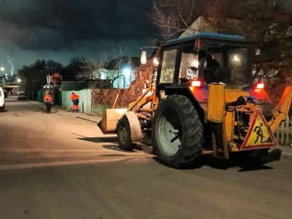 Очистка улиц и пешеходных зон в городе