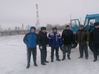 Трактористы прошли обучение базе ртищевского политехнического лицея