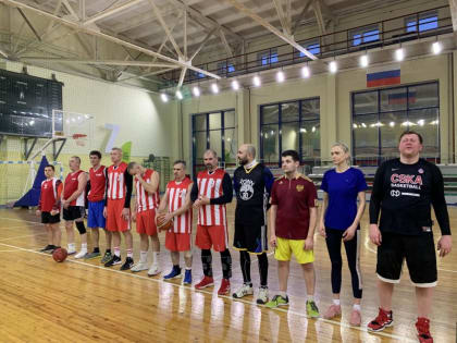 Профессоры и преподаватели Саратовского университета - победители соревнований по баскетболу 3х3 в рамках «Спартакиады Здоровья»