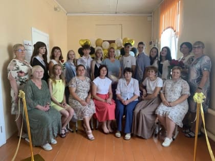 Вручение аттестатов учащимся 9 класса