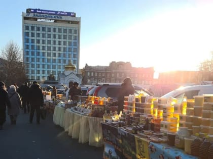 На Театральную площадь возвращается ярмарка. Ассортимент зависит от погоды