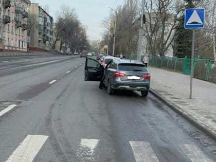 Возле школы на Крымской "Веста" сбила 8-летнюю девочку