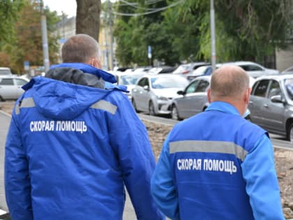 В Саратове пьяный пациент устроил дебош и порезал медика в машине «скорой помощи»