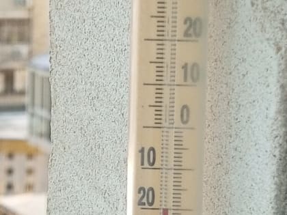 Занятия в школах начали отменять в районах области