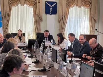 В Саратовской городской Думе прошло совещание по вопросам развития дорожно-транспортной инфраструктуры города