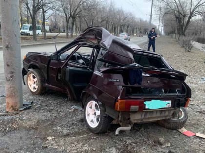 В Заводском районе "четырнадцатую" отбросило в столб