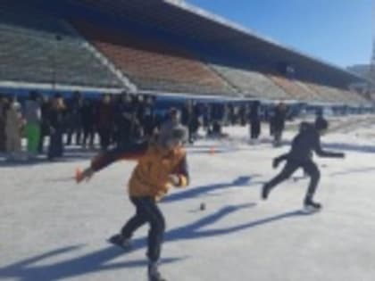 В Ленинском районе состоялись районные соревнования по конькобежному спорту «Лед надежды нашей»