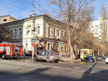 На Московской водитель BMW затормозил в столб