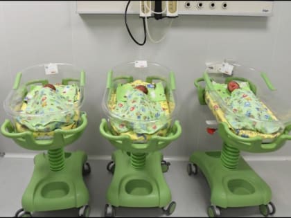 В первые минуты нового года в Саратовской области родилась тройня